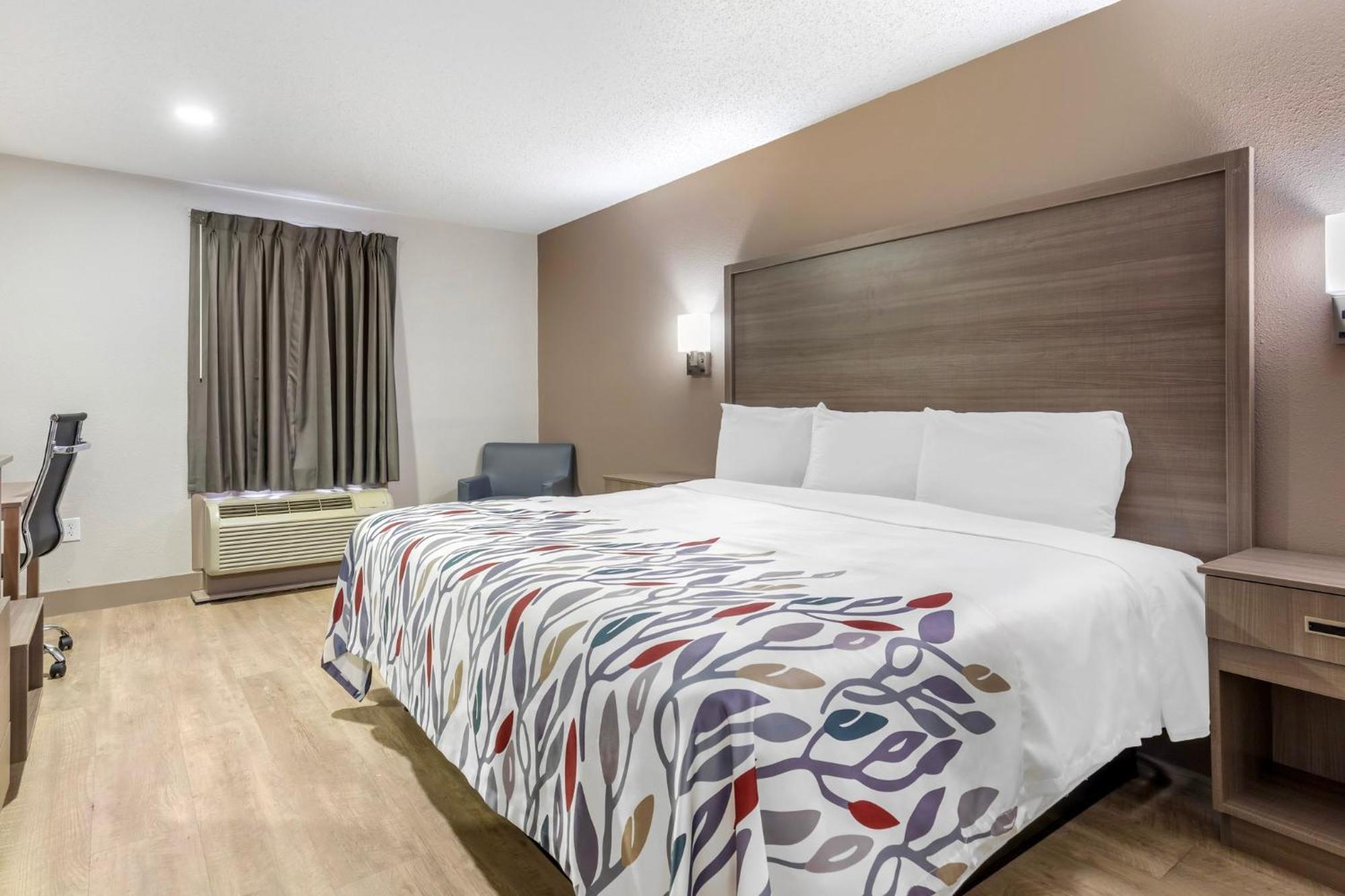 Red Roof Inn & Suites Newport News Exteriér fotografie