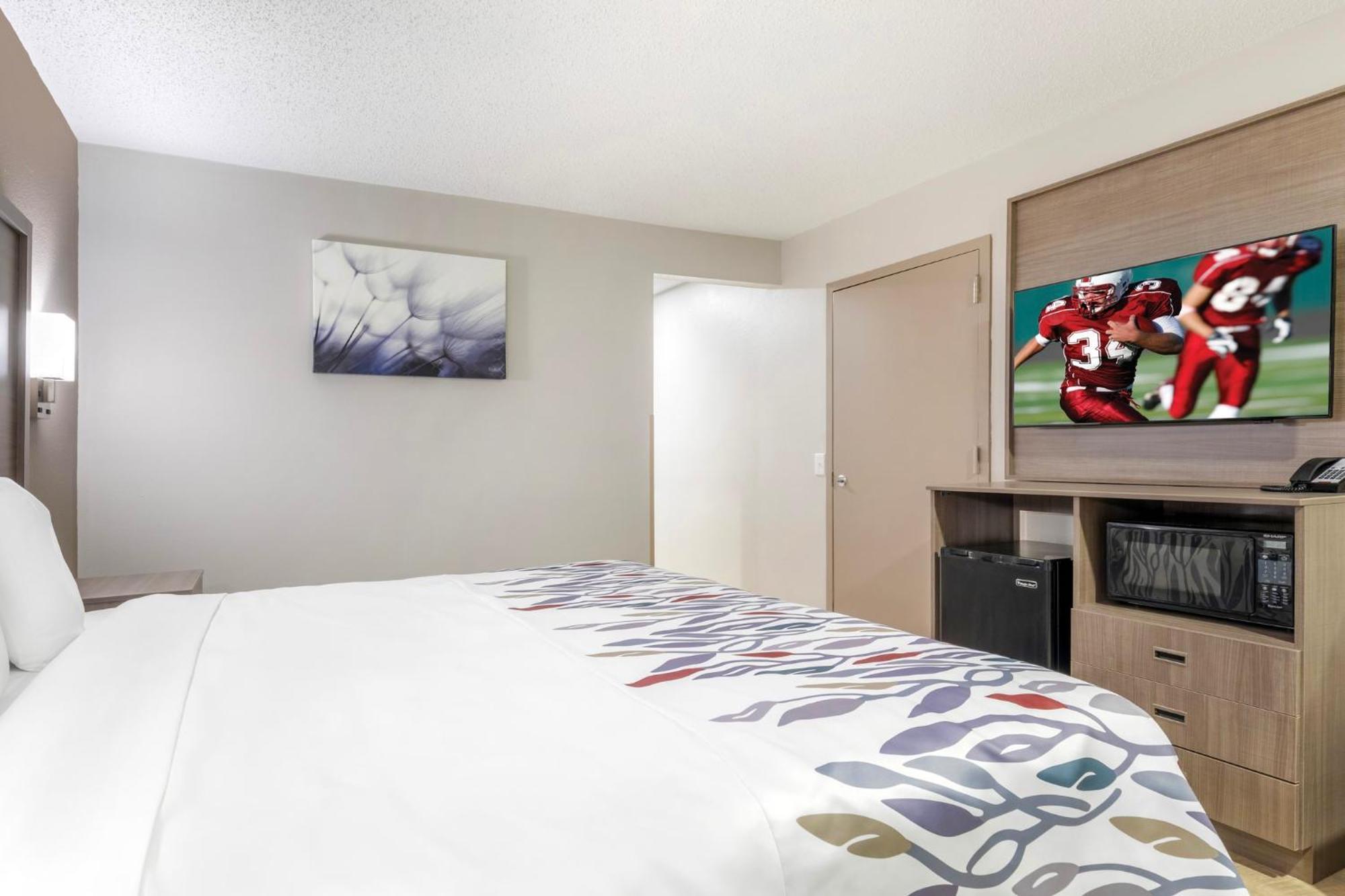 Red Roof Inn & Suites Newport News Exteriér fotografie