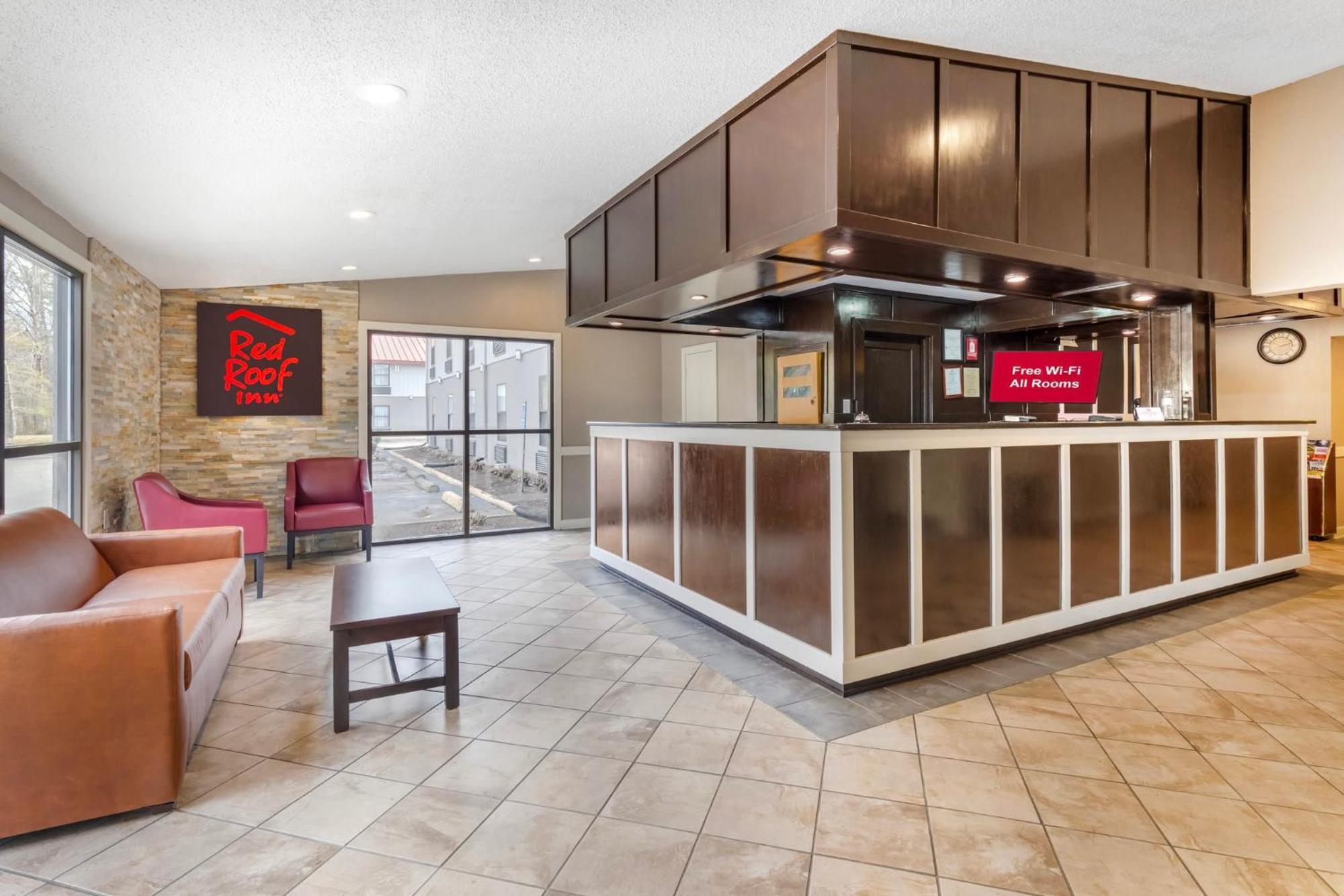 Red Roof Inn & Suites Newport News Exteriér fotografie