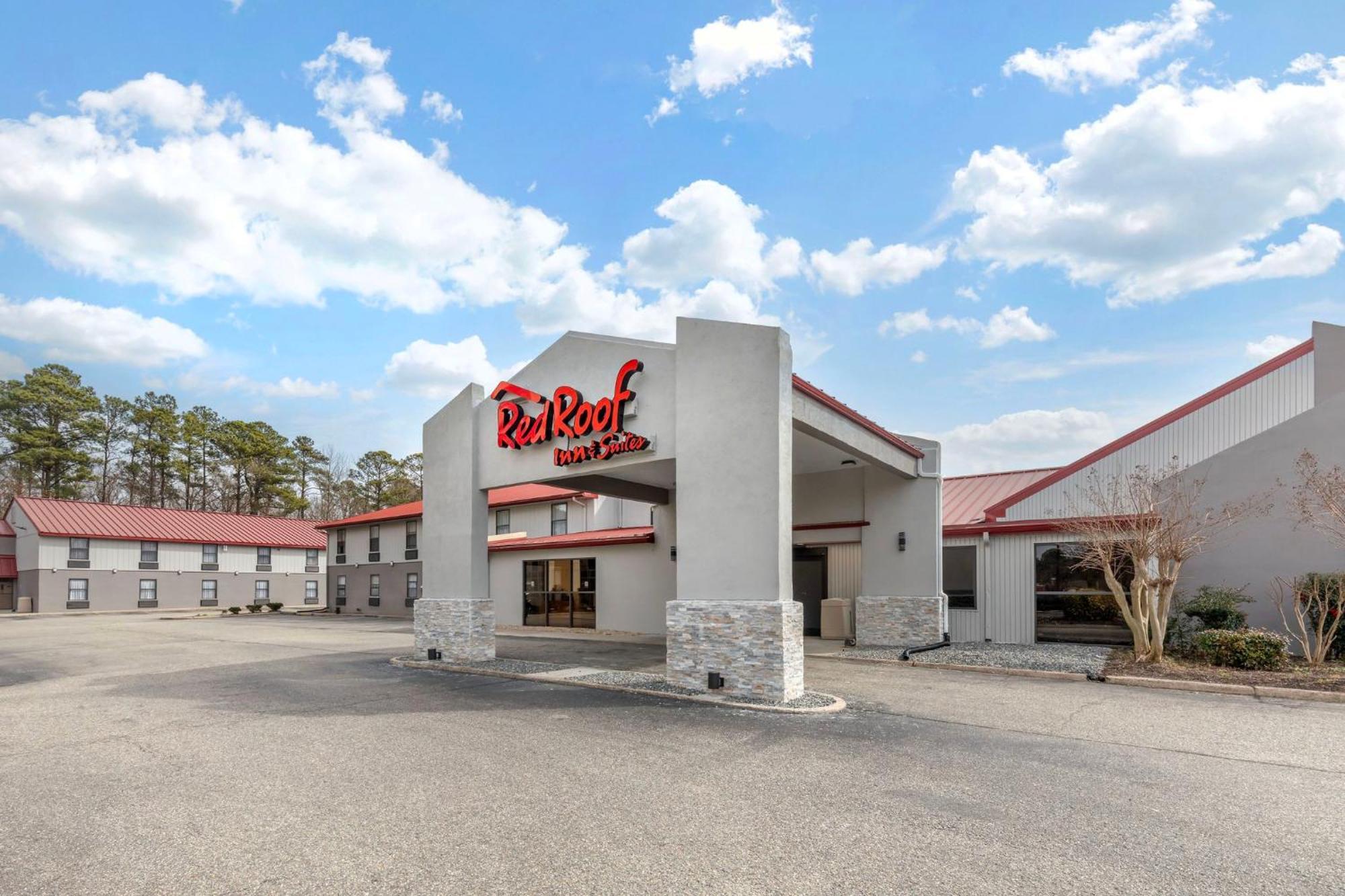 Red Roof Inn & Suites Newport News Exteriér fotografie