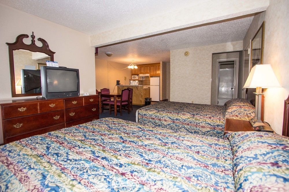 Red Roof Inn & Suites Newport News Exteriér fotografie